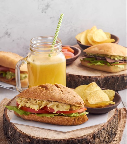 MenĂº Bocadillo + Bebida